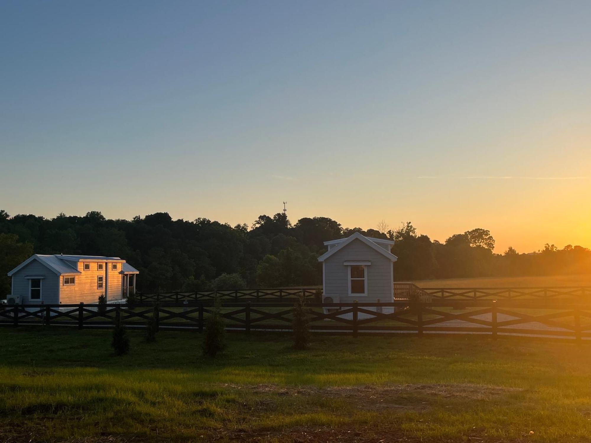 Luxury Riverfront Tiny House- Amazing Views- #111 Strawberry Plains Esterno foto